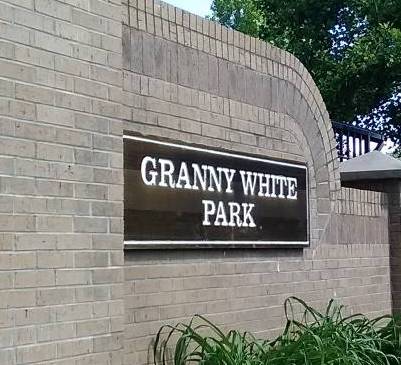 granny white park entrance sign