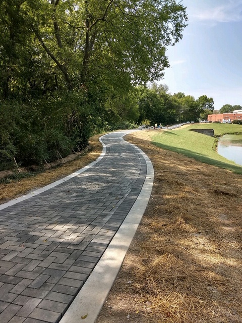 Maryland Farms Greenway trail2