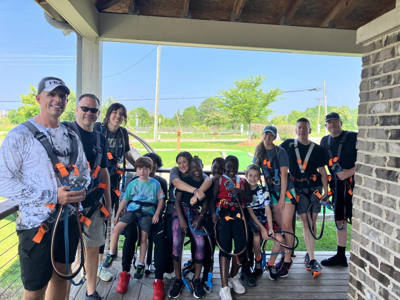 Photo of Dare Officers with Students